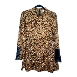 TYLER BOE, JACQUARD TUNIC. MOCK NECK, LONG SLEEVES W/FAUX BLACK PATCHES.SIZE XS